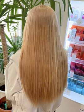 アウラ(AURA) 盛岡駅ブリーチカラーハイトーンカラー顔周りレイヤーカット◆