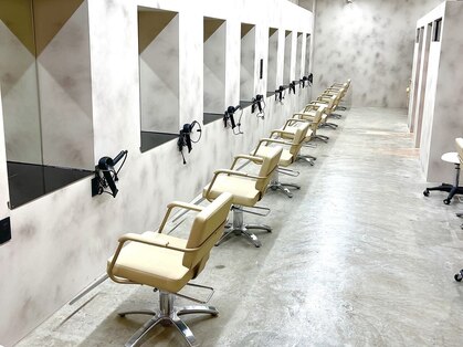 エルフレームバイワンラヴェスト(L'FLAME by one Lovest)の写真