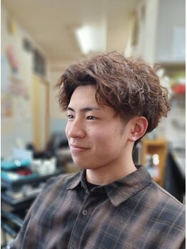 ヘアーサロンナガタの写真/顔剃り／髭／眉毛など、自分では難しい手入れはプロにお任せ。清潔感漂う大人男性に仕上げます！