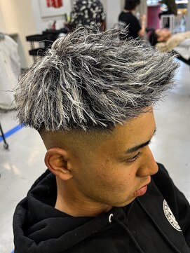 ダズルヘアラッシュ(DAZZLE hair RUSH) 名古屋八事金メッシュシルバーメッシュ細め太めハイライトパーマ