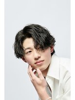 ヘアアンドフェイス ルースト(hair&face ROOST)&nbsp;刈り上げセンターパート/波巻きツイストスパイラル/円町