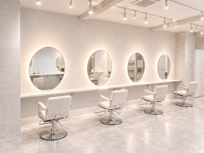 オーバーヘアー 姫路店(over hair)の写真