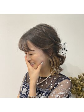 マウロア(MAULOA) “お呼ばれアレンジ・ハーフアップ・アレンジ”中西英美子