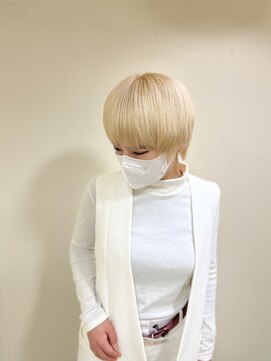 カリーナ(CARINA) ハイトーンカラー/ブロンドベージュ