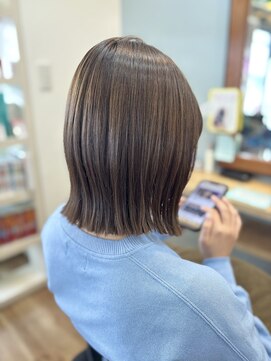 リリーパークス(Lily Parks) ぱつっとボブ×オリーブベージュ