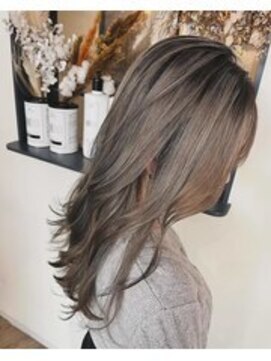 ブルーアンドカンパニー(BLUE&Co.) グレージュ