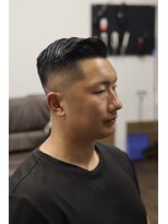 バタクラン(BATACLAN)&nbsp;サイドパート/スキンフェード/シェービング/バーバー/眉毛