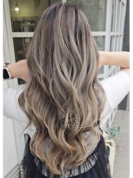 鏡と星 高田馬場 外国人風バレイヤージュ/ハイライトカラー/アッシュグレージュ