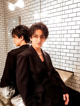 オーシャントーキョー(OCEAN TOKYO) 【大人の色気】黒髪パーマミディアムウルフセンターパート