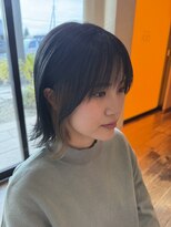 テン(TEN)&nbsp;くびれヘア＆チラ見えインナーカラーが可愛さのスパイスに