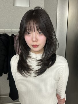 天神美容室 ミディアムレイヤーカットハッシュカットグレージュ