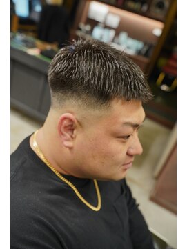 フォーコーナーズカットショップスリーセント 栄(FourCornersCutShop 3/cent) クロップスタイル