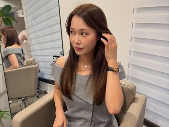 ロラ(L’ora)の写真/りんご幹細胞を使った髪質改善縮毛矯正が人気♪髪と頭皮に栄養を与え、髪を自然で艶のあるストレートに。