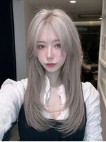 サロンドアイ(salon de i)&nbsp;くびれロングレイヤー × シルバーグレージュ