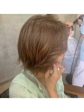 ステイシー(STACY) STACY くすみカラー×シークレットハイライト×切りっぱなしボブ