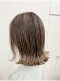 ナチュラルハイライトで作る外ハネグレージュカラー☆