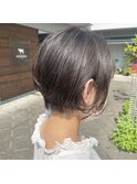 暗髪ショート