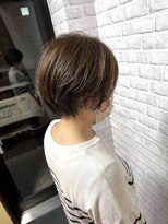 ハピネス クローバー 学園前店(Happiness CLOVER)&nbsp;丸みショート/前髪/顔周りカット/濱崎優/白髪ぼかし