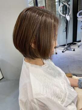 ウノプリール 茶屋町店(unopulir) 白髪ぼかしハイライト＊サンドベージュ＊ショートボブ