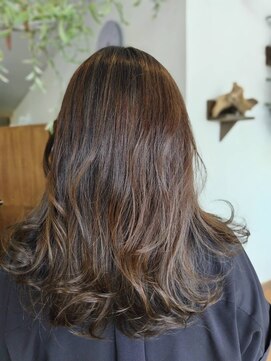 ヘアーサロン プアメリア(Puamelia) 大人可愛い立体感ゆるふわウェーブロング赤み消しカラー