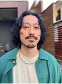 メンズミディアム渋めヘアくせ毛カットウェーブヘア