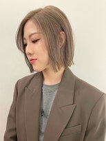 ダブルカラーナチュラルボブ前髪ありミディアムレイヤーボブ