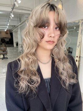 フェリ(farg) ベージュ×ブラウンのデザインカラー