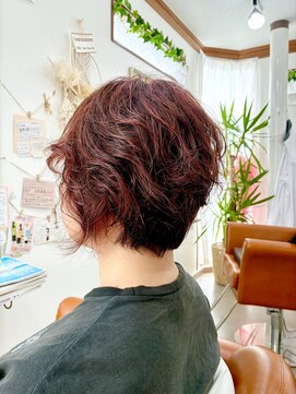 ラグラスヘア(LAGRAS HAIR) チェリーレッドのふわふわショート