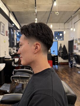 ブロートーキョーバーバーショップ 神田店(Bro Tokyo BARBERSHOP) 【神田】ロースキンフェード