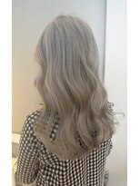 アイトーキョー 名古屋名駅(AI TOKYO)&nbsp;レイヤーカット/シルバー/艶髪/ブリーチ/ホワイト/[名古屋/名駅]