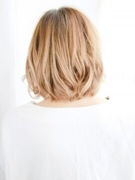 ヘアメイク ナル(hair make nalu) 外はねバルーンのミックスボブ