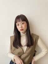 ぱっつんオン眉に艶髪ストレートがブーム♪