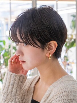 サーカス バイ ビュートリアム 青山(CIRCUS by BEAUTRIUM) マッシュショート20代30代40代大人可愛い暗髪うる艶髪青山表参道