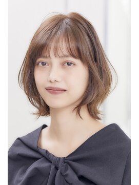 ミチオ ノザワ ヘアサロン ギンザ(Michio Nozawa HAIR SALON Ginza) [那須久美子] くびれひし形ミディ
