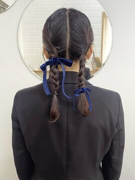 ハイフ(haif) 【haif】ツインみつあみアレンジ