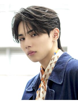 オーシャントーキョー 渋谷神南(OCEAN TOKYO) 韓国ヘアカルマパーマカルマバングセンターパート黒髪ウルフ