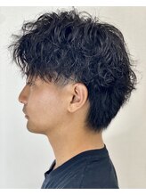 センターパートのツイストスパイラル.(松戸/柏/メンズパーマ/メンズカット/メンズヘア/フェード)