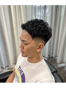 ベロ(Belo) メンズパーマスキンフェードアップバング