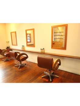 魅力を引き出す親身なカウンセリングで、あなたに合ったスタイルをご提案！髪も心も癒されませんか？