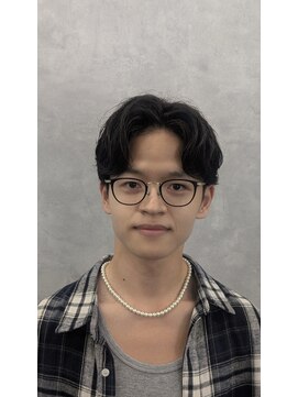 クロムトウキョウ ザ バーバー ネオン 新宿店(CHROM TOKYO the Barber ne/on) ナチュラルセンターパート×ニュアンスパーマ