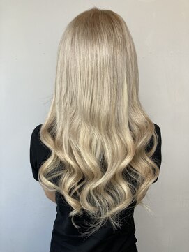 フツーロ 栄(FUTURO) プルエクステ