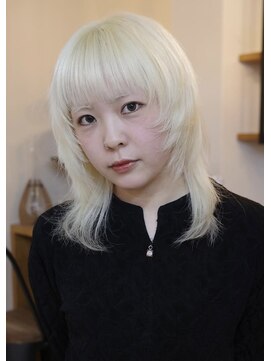 ヤド 原宿(YADO) ブロンド/ホワイトブロンド/抜きっぱなしブロンド