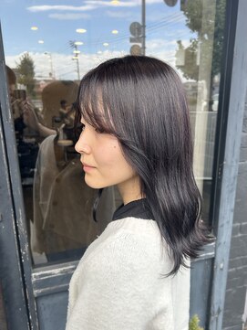 【抜け感抜群】ラベンダーグレージュ×韓国風ミディアムスタイル