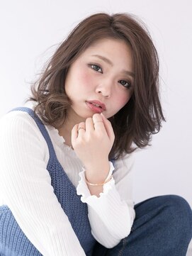 エイチバイシオミエイチ 神戸三宮(H by shiomi H) shiomi H ヴェールカールミディアム