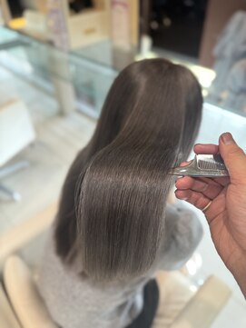 ゴットフロー(GOTTO FLOW) グレージュ/ブリーチ/透明感/ツヤ髪/髪質改善/トリートメント