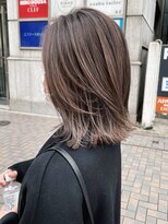 ザデイ(THE DAY)&nbsp;ハイライトぷつっと切りっぱなしセミディ