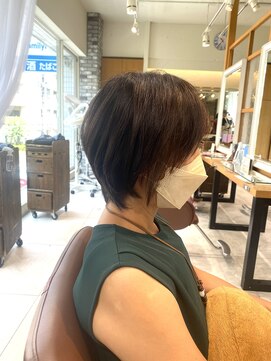 ネオリーブルカ 御茶ノ水店(Neolive Luca) 大人世代横顔も美人にショートカット