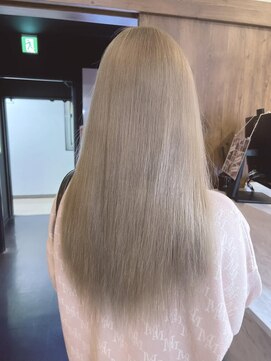 ブランシスヘアー(Bulansis Hair) #ハイトーン #ホワイトベージュ