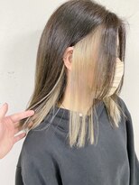ギャラクシー ヘアードレッサーズ(galaxy hairdressers)&nbsp;ホワイトベージュコントラストイヤリングカラー
