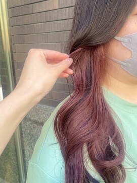 ウイバイファースト(u'i by first) 《お洒落可愛いミディアム》ピンクインナーカラー×グレージュ